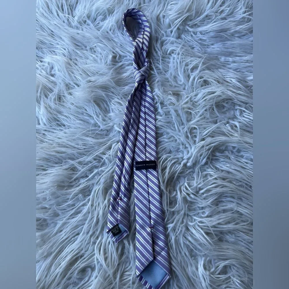 Tommy Hilfiger 💫Purple and WhiteStripe 💫Tie
